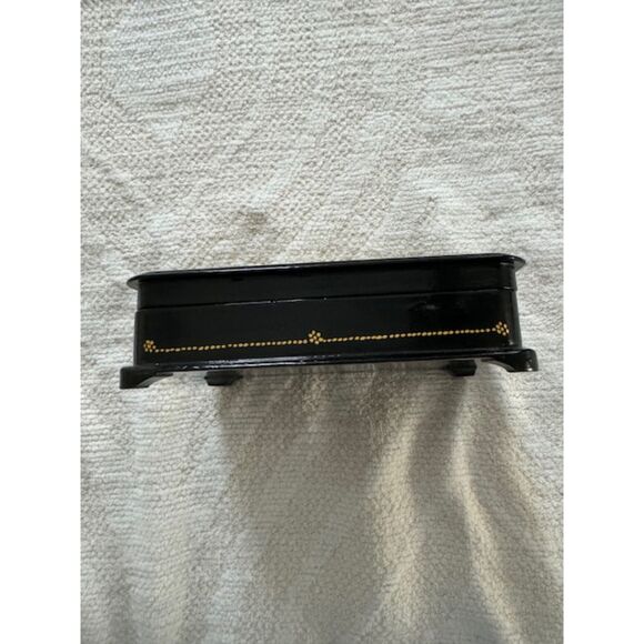 Tver Kholyi Hand Painted Box, signed by the artist. - Picture 5 of 8